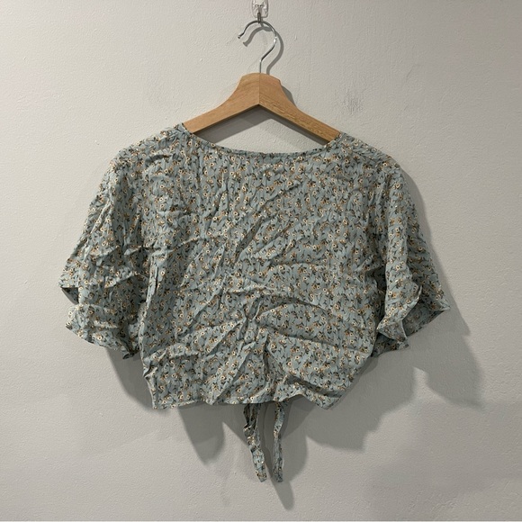 NWOT Lulus Sage Green Ditsy Floral Wrap Crop Top Sz Medium - Picture 3 of 6